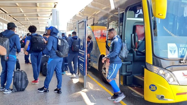 Honduras arriba a Temuco en vuelo chárter para enfrentar a Chile