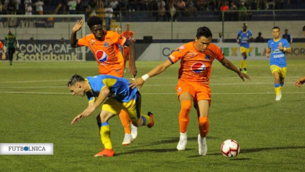 NO VISTE EN TV: Fiesta Azul en las gradas, bronca y celebraciones en Nicaragua