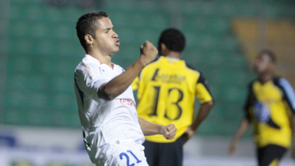 Olimpia le recetó una paliza al Hispano