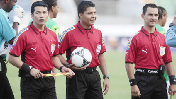 Los árbitros para los juegos de ida en el repechaje de Honduras