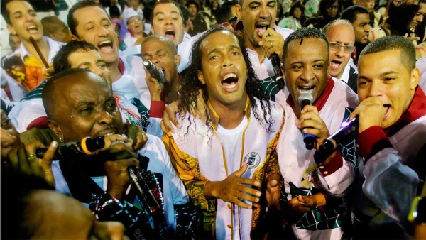 La trayectoria de Ronaldinho en imágenes