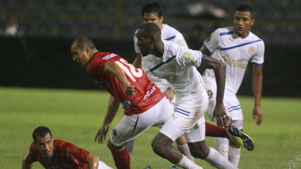 Olimpia cayó, obligado a ganar a Dynamo