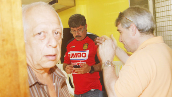 Presentan a Pepe Treviño y realiza su primer entrenamiento con Real España