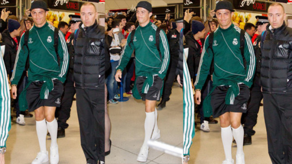 Cristiano Ronaldo llega a Manchester vestido como 'niño de colegio”