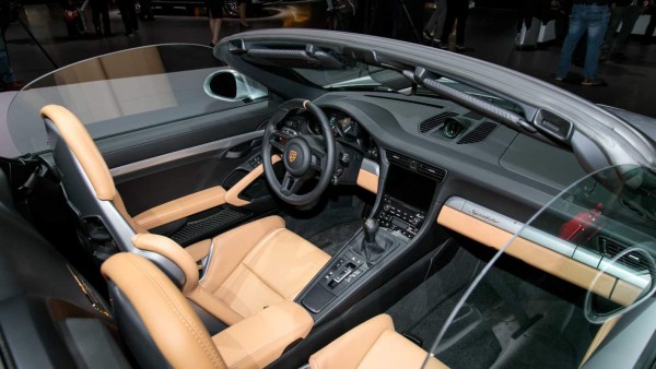 Con música de Maluma y un Porshe de lujo: Kun Agüero y sus vacaciones por Cerdeña