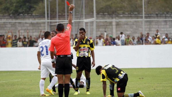 VIDEO: Expulsión a Will Barahona y penal fallado por Will Mejía