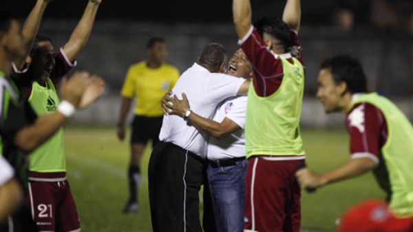 'Está garantizado dirigir en primera': Rubén Guifarro