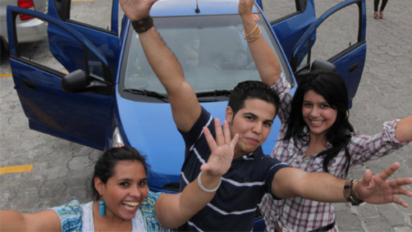 Todo por un Chevrolet del año
