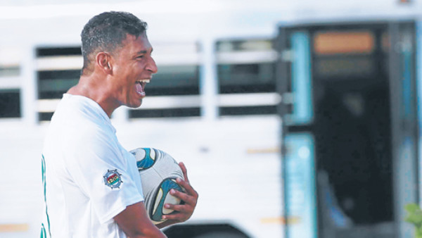 'El invicto de Olimpia se queda en el Excélsior”: 'Kubala' Díaz