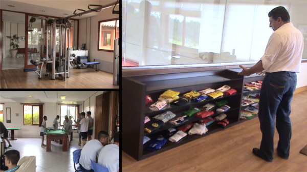 Luis Suárez visitó la casa de Honduras en Porto Feliz