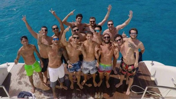 Neymar se relaja en lujoso yate mientras le autorizan jugar con PSG