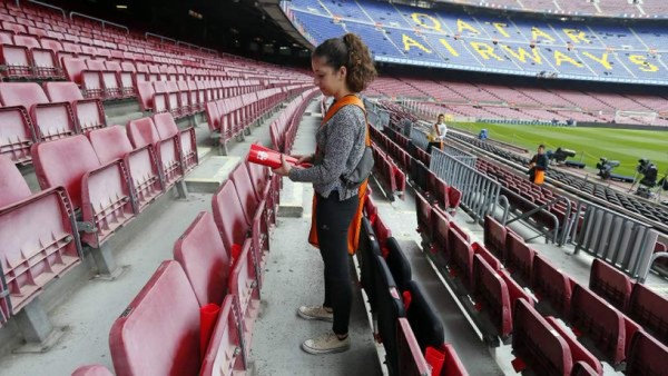 Ambientazo previo en el Camp Nou por el clásico español