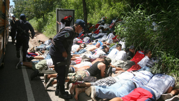 Heridos y detenidos tras tiroteo entre barras de Olimpia y Motagua