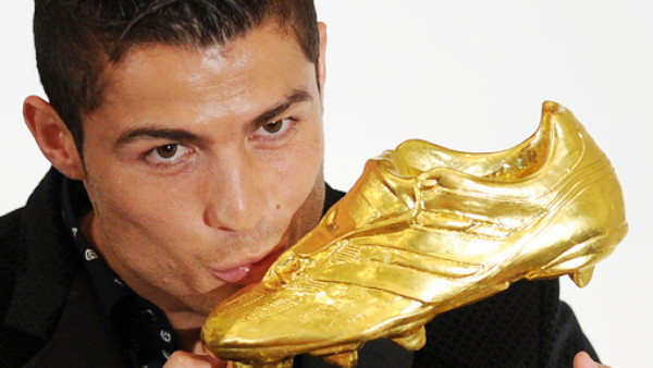 Cristiano Ronaldo subasta su Bota de Oro y lo dona a niños de Gaza