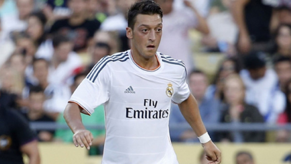 Mesut Özil podría dejar Real Madrid para irse al Arsenal