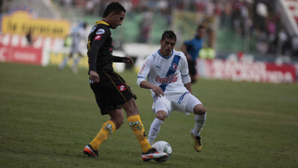 Olimpia da un paso gigante al título