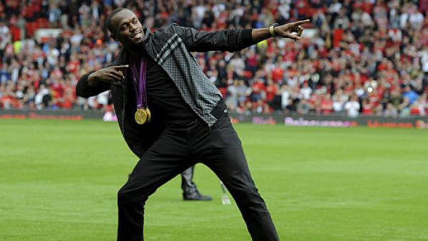 Usain Bolt en el Old Trafford, previo a Manchester United-Fulham