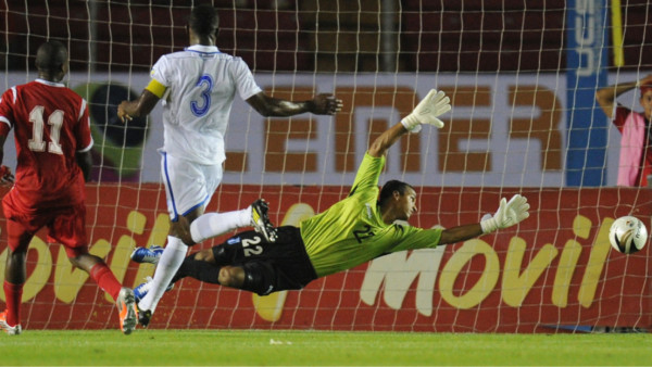 Honduras saca empate de oro