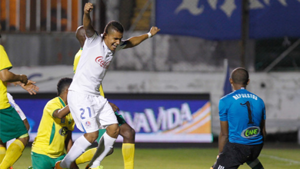 Olimpia sufrió para vencer a Parrillas One