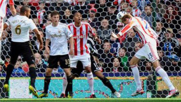 Stoke City gana por primera vez, pero sin Wilson Palacios