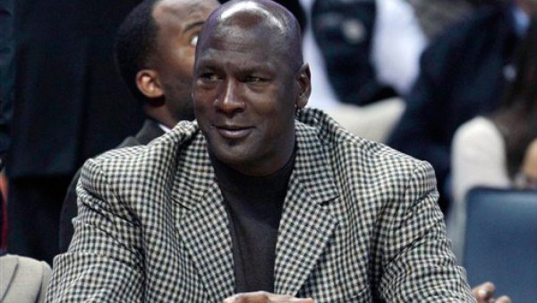 Michael Jordan se une a campaña de Barack Obama