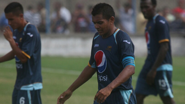 Amado Guevara se pierde el clásico ante Olimpia