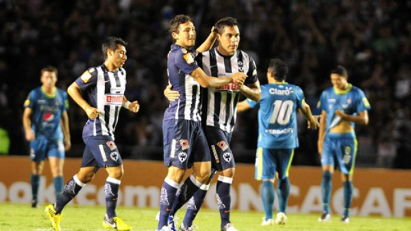 Benigno Pineda se lesionó en pleno juego de Concachampions