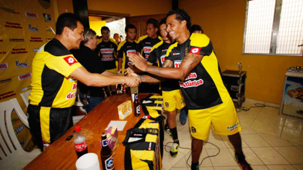 Nahún toma el mando en el Real España