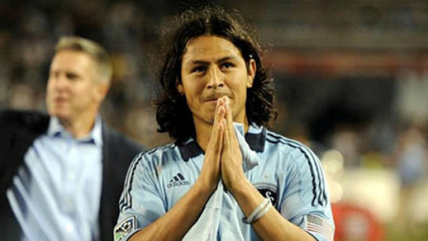 Afición hondureña le desea lo mejor a Roger Espinoza