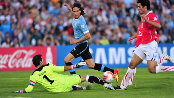 Suárez mete cuatro goles y Uruguay humilló a Chile