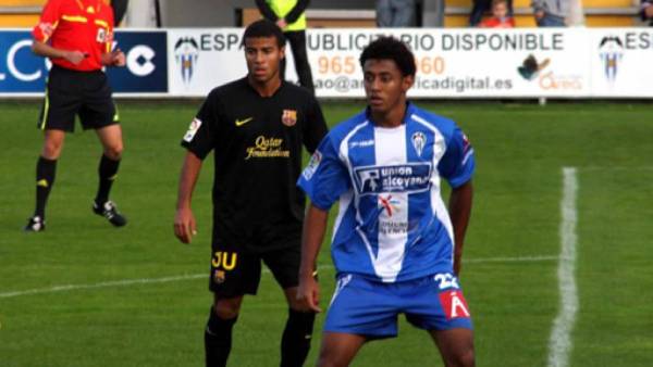 ¡Sueño cumplido! Antony Lozano debutó con el Alcoyano y ahí empezaba a escribir su propia historia.