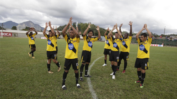 Plantilla del Hispano se pone en huelga