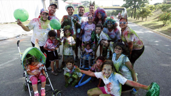 Locura, colorido y solidaridad en el Colorun