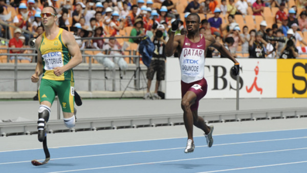 Pistorius hace historia y está en semifinales del Mundial de Atletismo