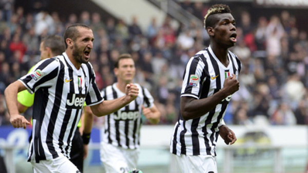 Juventus gana el derbi de Torino y alcanza al Nápoles
