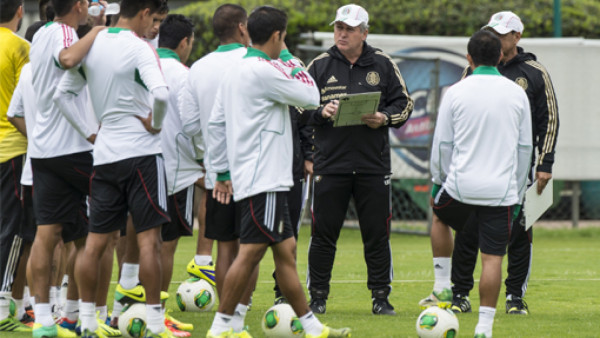 México inicia semana decisiva en busca de cupo a Brasil 2014