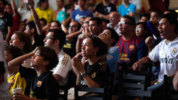 Así viven el clásico Barcelona-Real Madrid los hondureños