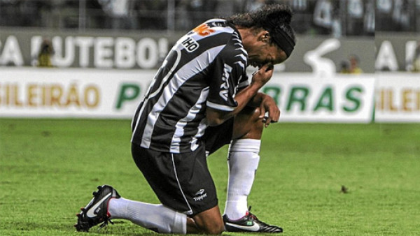 Con acupuntura recuperarán a Ronaldinho para Mundial de Clubes
