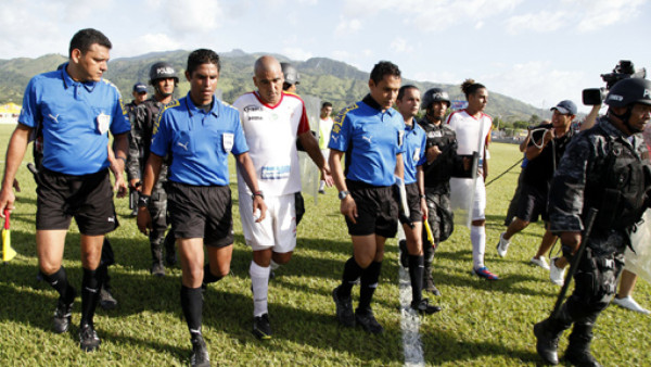 Árbitros de Honduras aceptaron dirigir