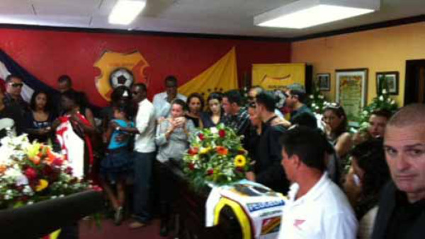 Costa Rica se despide de Dennis Marshall