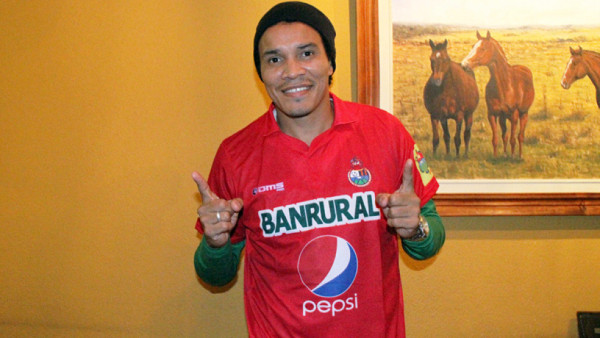 Rambo recibe pase internacional y debutará el domingo en Guatemala