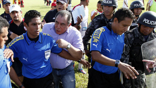 Edwin Pavón explota contra el arbitraje