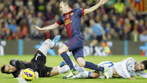 La jugada de crack que hizo Andrés Iniesta en Moscú