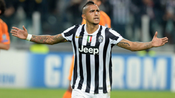 Arturo Vidal extiende contrato con Juventus hasta 2017