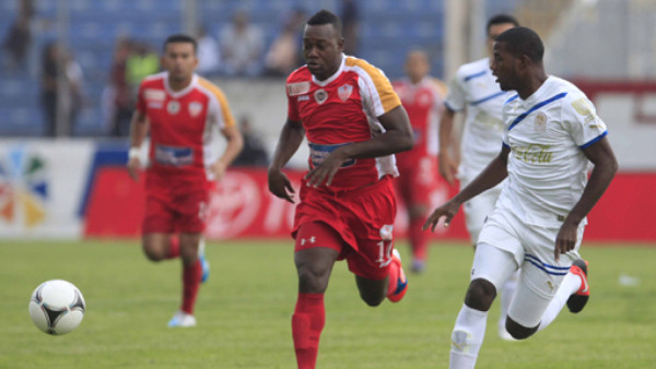 Olimpia goleó y continúa de líder