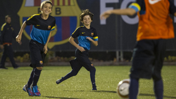 VIDEO: Gabriel Muniz deleitó en las canteras del Barcelona