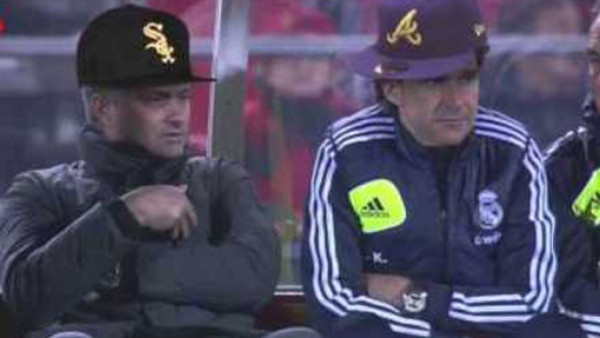 VIDEO: Mourinho y Karanka rapeando en el banquillo del Madrid