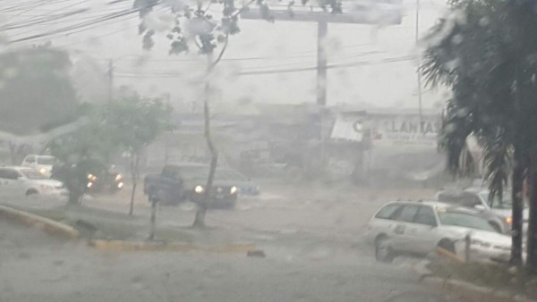 Colapsa San Pedro Sula: Fuerte lluvia provoca caos e inundaciones