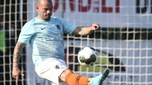 Impactante: Así luce ahora Wesley Sneijder a dos semanas de anunciar su retiro