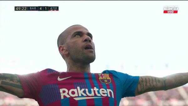 EN VIVO: Barcelona se mete en problemas tras expulsión de Dani Alves, pero sigue venciendo al Atlético